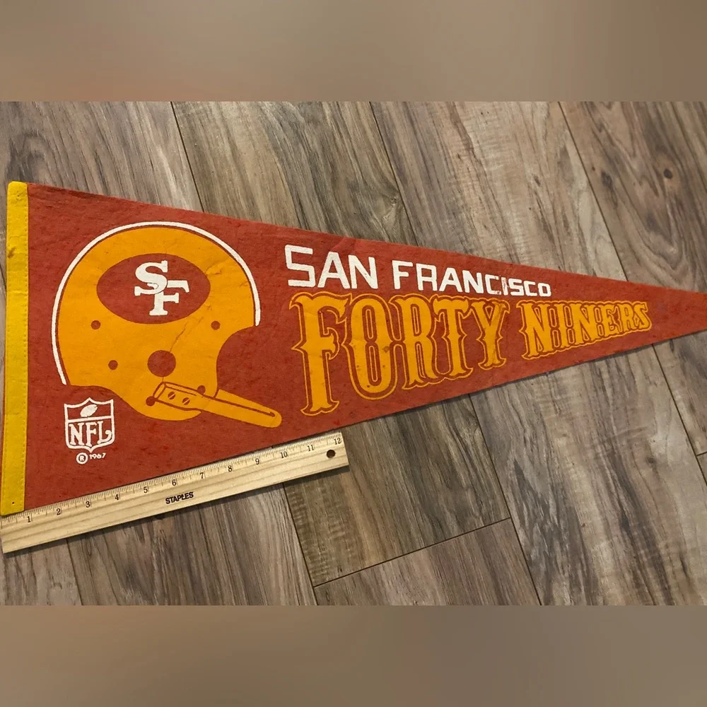 San Francisco Forty Niners Vintage Wall Pennant - Red and Yellow - Picture 1 of 2